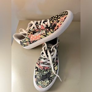 NEW Adidas x Farm Rio Womens Vulc Raid3r Skate Shoes Floral Size 8.5